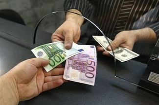 Курс евро преодолел рубеж в 49 рублей, обновив исторический максимум