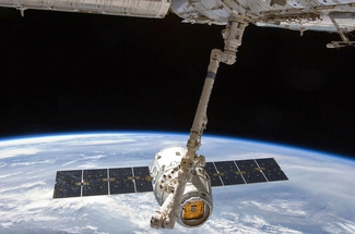 Частный космический корабль доставил груз на МКС