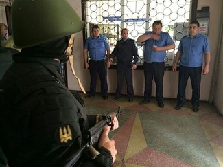Украинскую полицию будут формировать из бойцов добровольческих батальонов