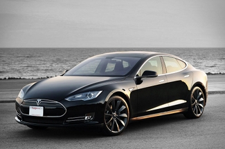 Tesla Motors представила полноприводный автомобиль с функциями автопилота