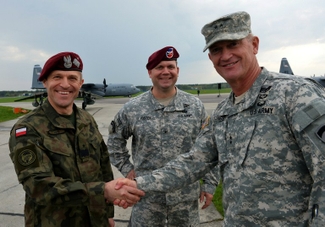 Американские войска останутся в Польше и Балтии в 2015 году