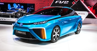 В Японии начали продавать автомобиль на водородном двигателе