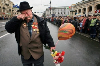 Ветеранов, приехавших в Москву без приглашения, не пустят на парад