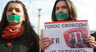 В Крыму студенток оштрафовали за съёмку ролика против цензуры