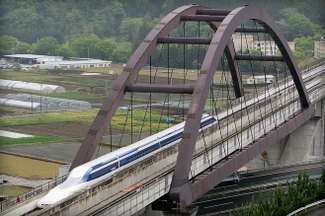 В Японии поезд на магнитной левитации установил рекорд скорости