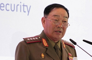 Министра обороны КНДР расстреляли из зенитки за сон на параде