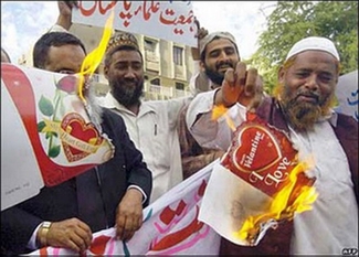 В Исламабаде запретили праздновать День Святого Валентина