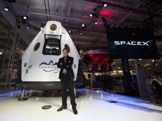 «Союзы» не нужны: Компания SpaceX представила пилотируемый космический корабль