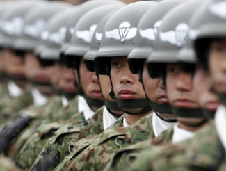 Правительство Японии разрешило армии участвовать в боевых действиях за рубежом