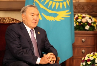 Назарбаев: В старших классах все предметы должны быть на английском