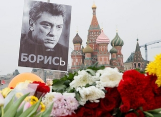 Немцов на фоне Кремля 