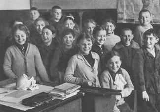 Фотовыставку о Брянщине в годы оккупации закрыли за улыбки на лицах детей