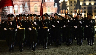 Китайцы маршируют по Москве