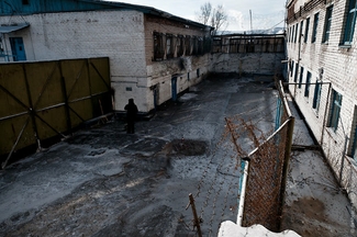 Умершего от рака заключенного освободили «досрочно» через два месяца после смерти