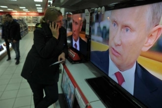 Левада-центр: Более половины россиян доверяют телевизору