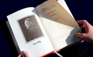 В Германии впервые после Второй мировой переиздадут Mein Kampf