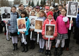 Саратовских школьников принудили участвовать в акции «Бессмертный полк»