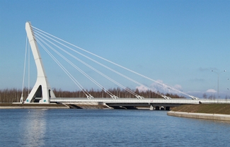 Комиссия одобрила присвоение мосту в Петербурге имени Кадырова