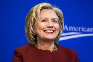 Хиллари Клинтон набрала достаточное число голосов для выдвижения в президенты