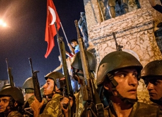 В Турции отстранены от должностей 30 губернаторов и 8000 полицейских. Арестованы более 100 генералов и адмиралов