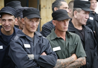 На сайте госзакупок обнаружили контракт на поставку заключенных в Крым