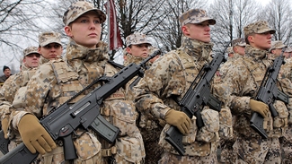 Армия Латвии приведена в повышенную готовность из-за скопления российских войск