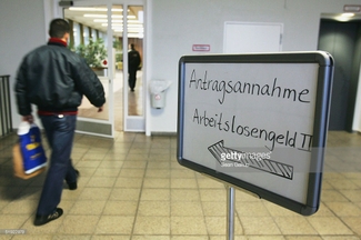 Германия урежет пособия по безработице мигрантам из ЕС