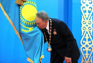 Из-за болезни Назарбаева отменены его международные поездки 