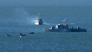Российские пограничники обстреляли северокорейское судно