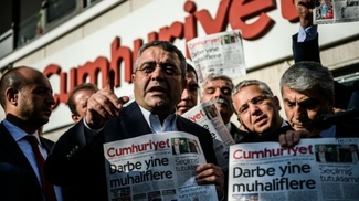 В Турции закрыли все оппозиционные СМИ