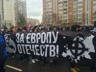 «Русский марш» проходит под антипутинскими лозунгами