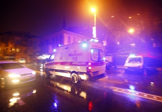 Террорист в костюме Санта-Клауса устроил стрельбу в Стамбуле: десятки жертв
