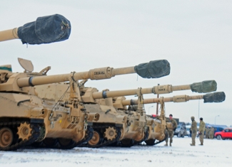 НАТО начало переброску бронетехники в Восточную Европу‍
