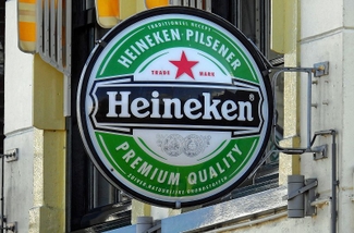 В Венгрии могут запретить логотип пива Heineken