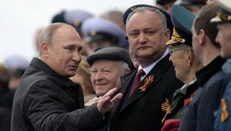 Президент Молдовы стал единственным иностранным лидером, посетившим парад в Москве