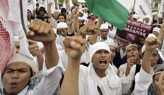 Индонезийские исламисты объявили войну богатым китайцам
